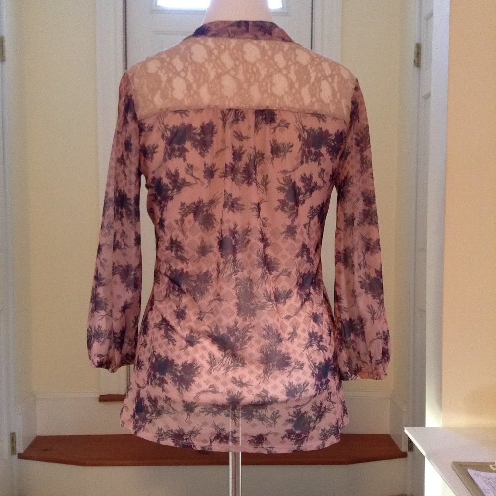 Rose colored see through buttoned down top Large - Picture 4 of 4